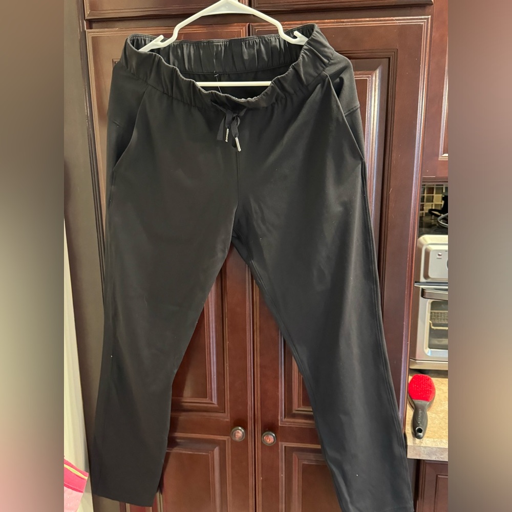 Lululemon Black pants size 6